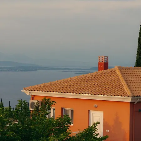 Apartment Erato