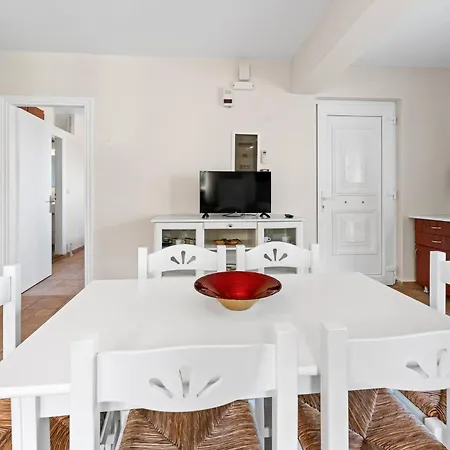 Apartment Erato Tsoukaladhes