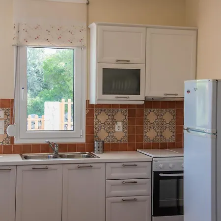 Erato Apartment Tsoukaladhes