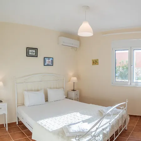 Erato Apartment Tsoukaladhes