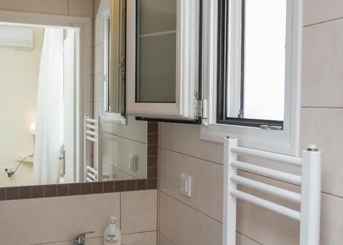 Erato * Tsoukaládhes